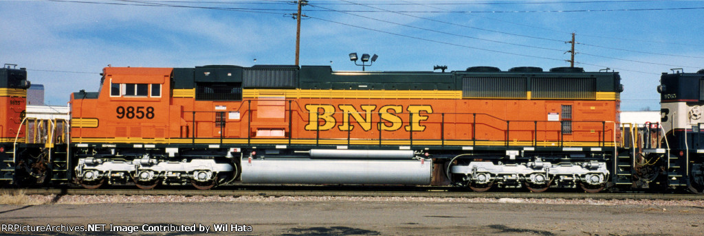 BNSF SD70MAC 9858